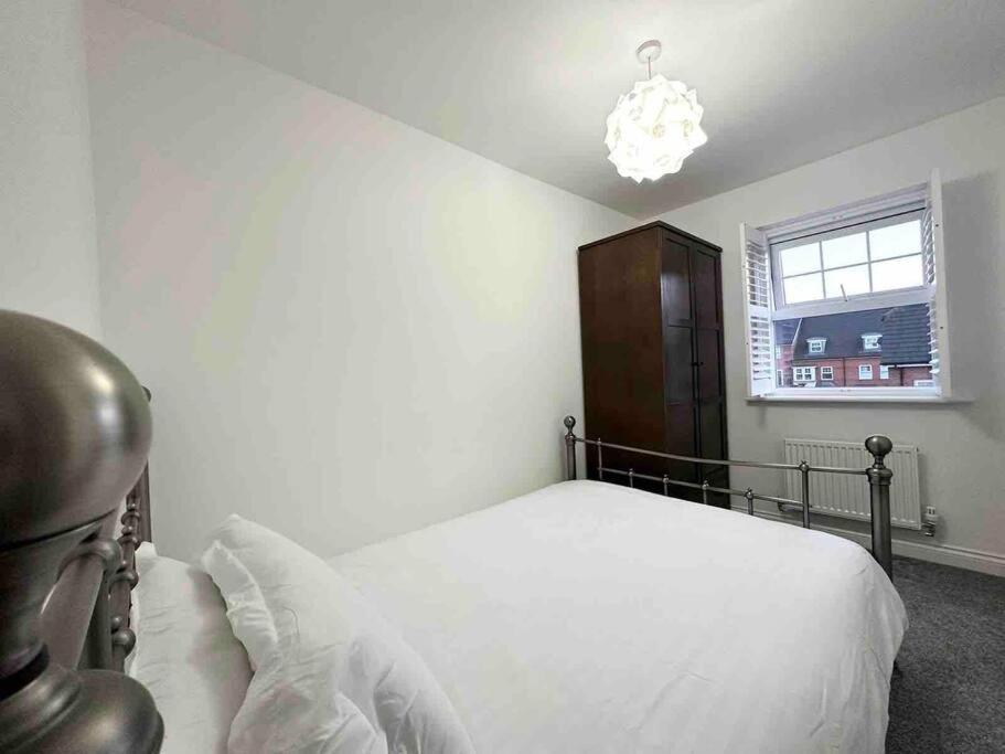 Serene Home Ideally Connected To Central London Бромли Экстерьер фото